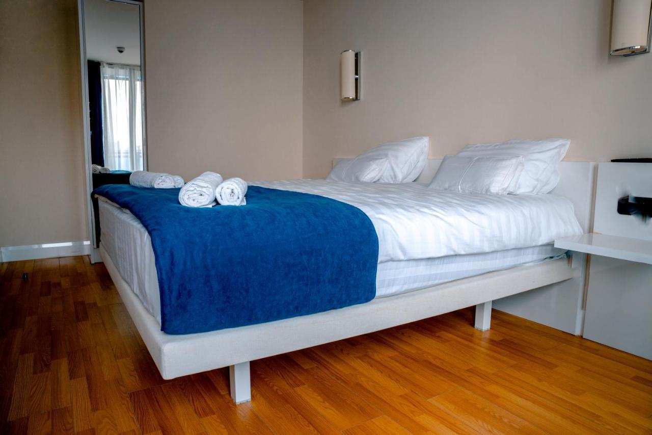 Orbi City - Aparthotel Near The Beach Batoemi Buitenkant foto